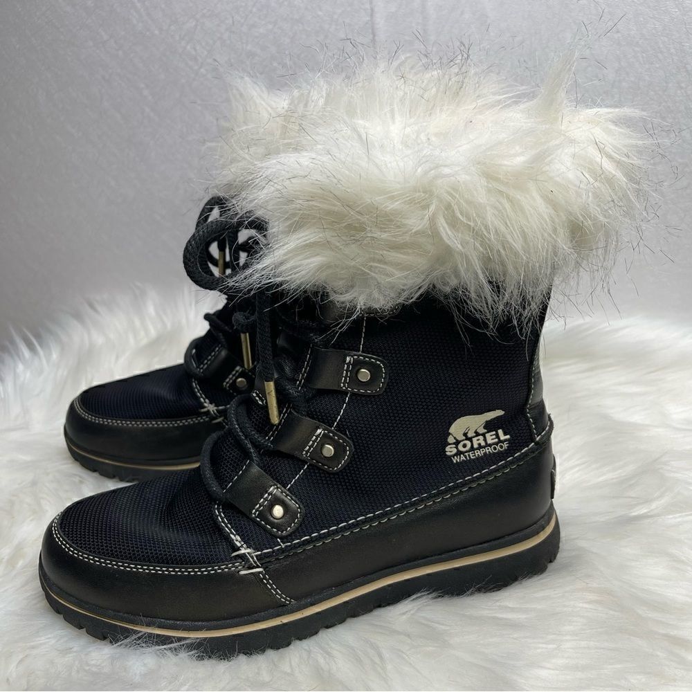Sorel Cozy Joan X Celebration Lace Up Winter Boots 7